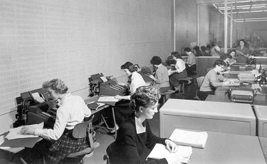 Women_Berliner Disconto Bank, Buchungsraum 1957